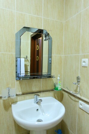 Bathroom - Al-Bukhoriy Boutique Hotel (Samarkand)