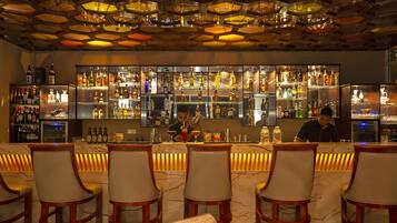 2 bares o lounges, bar junto a la alberca, bar en la playa