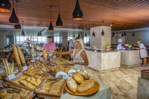 Daily full breakfast for a fee - Marino Beach Colombo (Colombo)