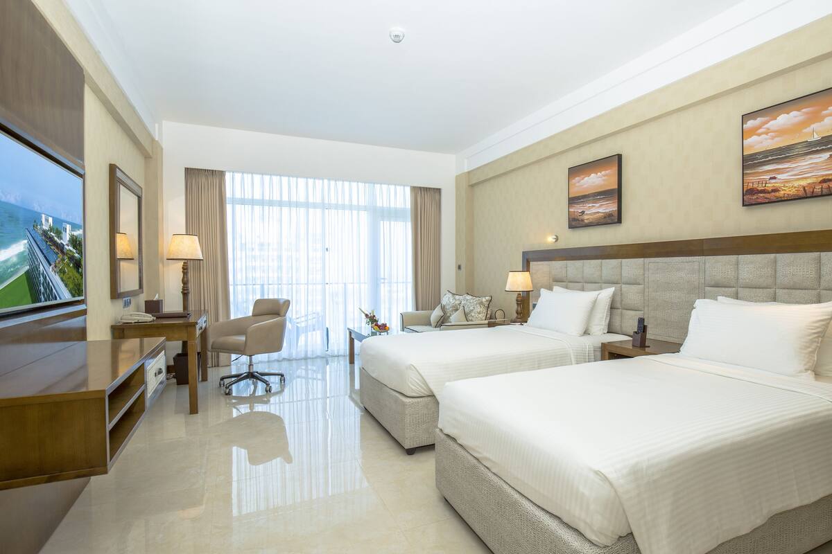 Premier Twin Room, 2 Twin Beds- With a Complimentary City Tour | 1 室のベッドルーム、エジプト綿のシーツ、高級寝具、ピロートップベッド