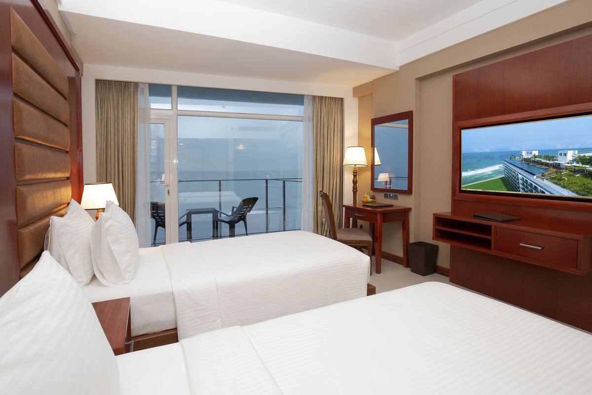 Signature Twin Room, 2 Twin Beds- With a Complimentary City Tour | 1 室のベッドルーム、エジプト綿のシーツ、高級寝具、ピロートップベッド