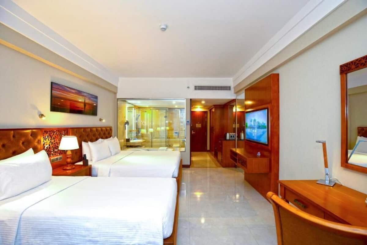 Deluxe Triple Room with Complimentary City Tour & Access to Beach Lounge | 1 bedroom, Egyptian cotton sheets, premium bedding, pillowtop beds