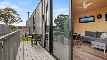 Deluxe Cabin, 1 Bedroom, Bay View | Terrace/patio