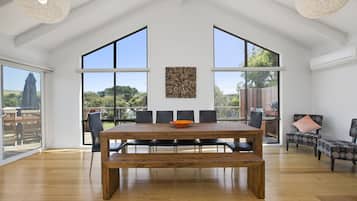Casa, várias camas, para não fumantes | Opções para refeição no quarto