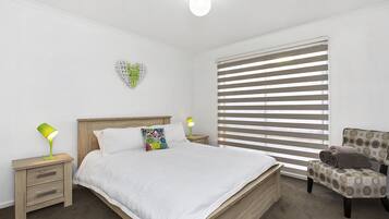 Casa, varias camas, para no fumadores | 3 habitaciones, tabla de planchar con plancha y wifi gratis
