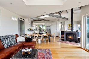 Flat-screen TV, fireplace