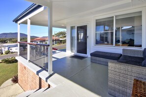 Terrace/patio - Summer Salt 13-15 Sturt St SWR (South West Rocks)