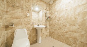 Deluxe Twin Room, 2 Double Beds | Bathroom