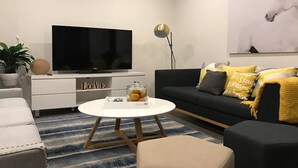 Comfort Townhome, 3 Bedrooms, 2 Bathrooms | Living room - City West Stay_V645 (Maidstone)