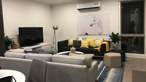 Comfort Townhome, 3 Bedrooms, 2 Bathrooms | Living room - City West Stay_V645 (Maidstone)