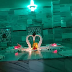 Sauna, Whirlpool, Dampfbad, Türkisches Bad/Hamam, Körperbehandlungen