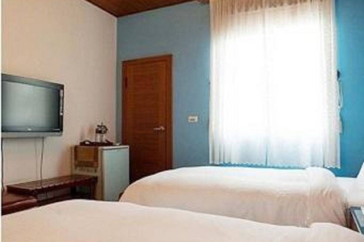 Habitación Confort con 2 camas individuales | Escritorio, insonorización, wifi gratis y ropa de cama