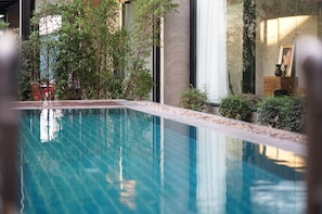 Outdoor pool, pool loungers