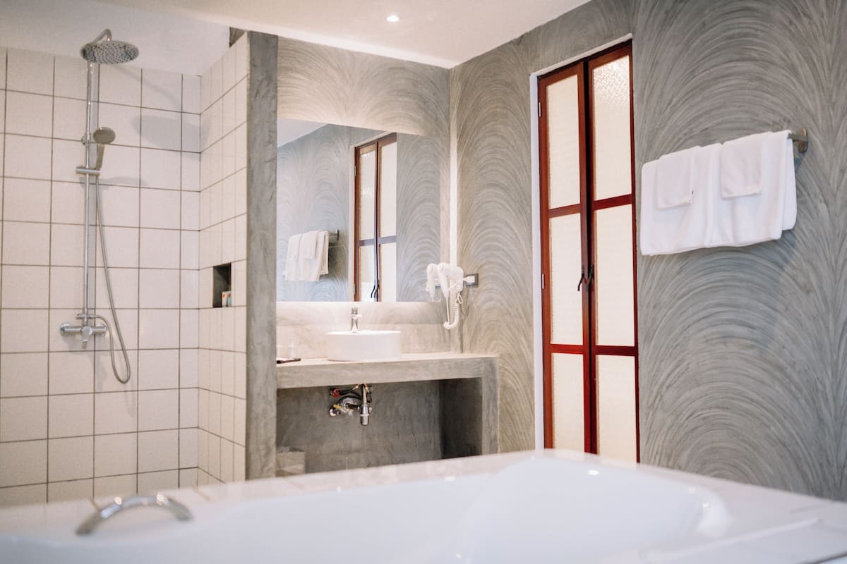 s 2 supper king bed | bathroom | shower, rainfall showerhead, hair dryer, bathrobes