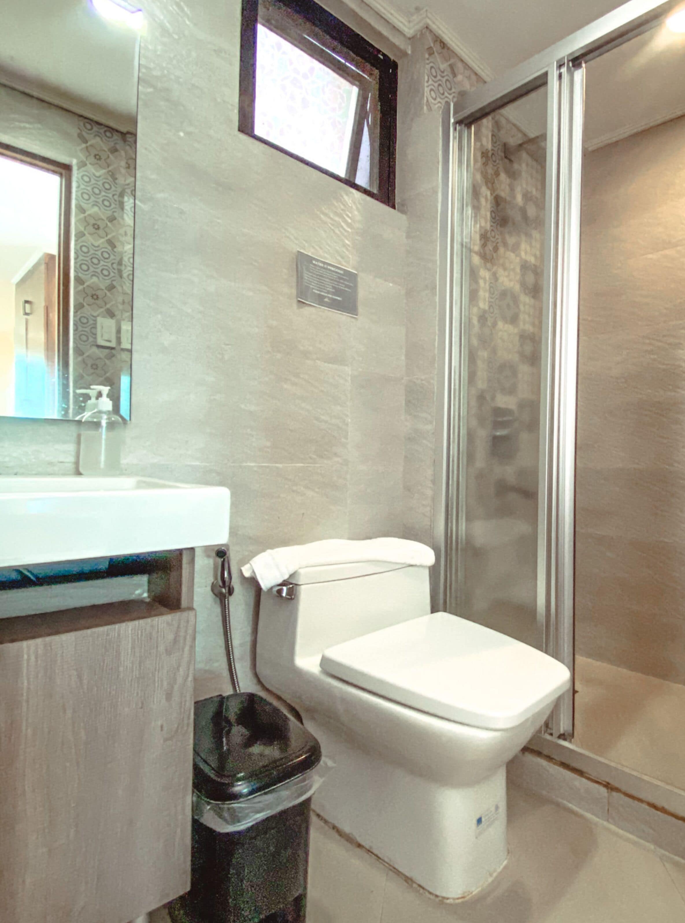 studio deluxe with balcony | bathroom | shower, free toiletries, slippers, bidet
