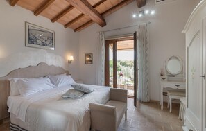 6 Schlafzimmer, Reisekinderbett, kostenloses WLAN, Bettwäsche