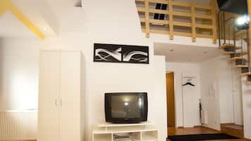 Comfort Apartment | Living area | Flat-screen TV