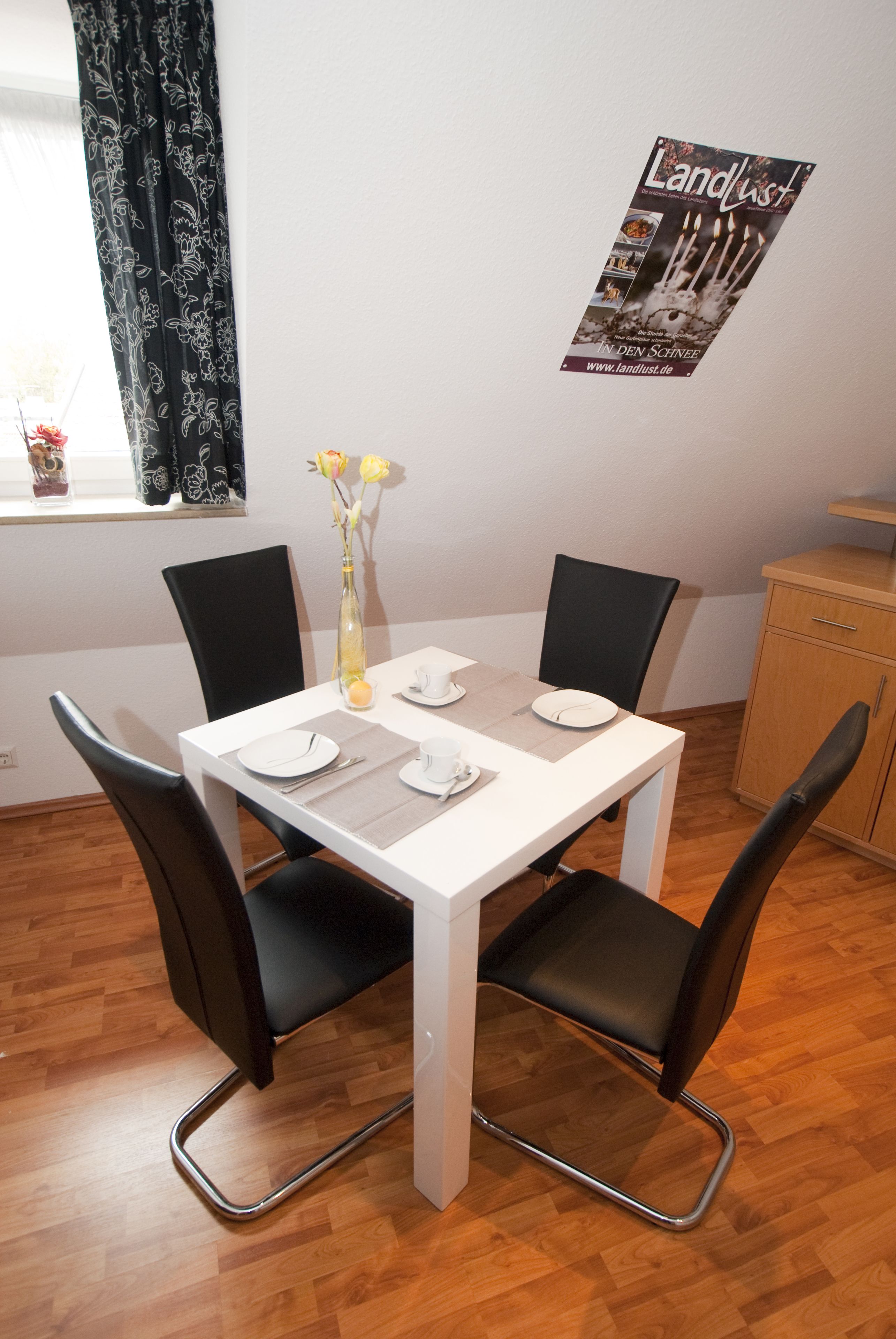 comfort apartment | in-room dining