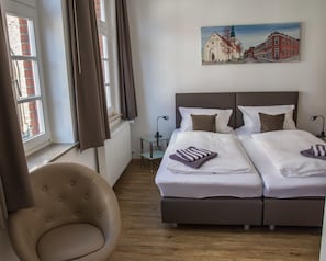 Superior Double Room | Hypo-allergenic bedding, desk, free WiFi, bed sheets