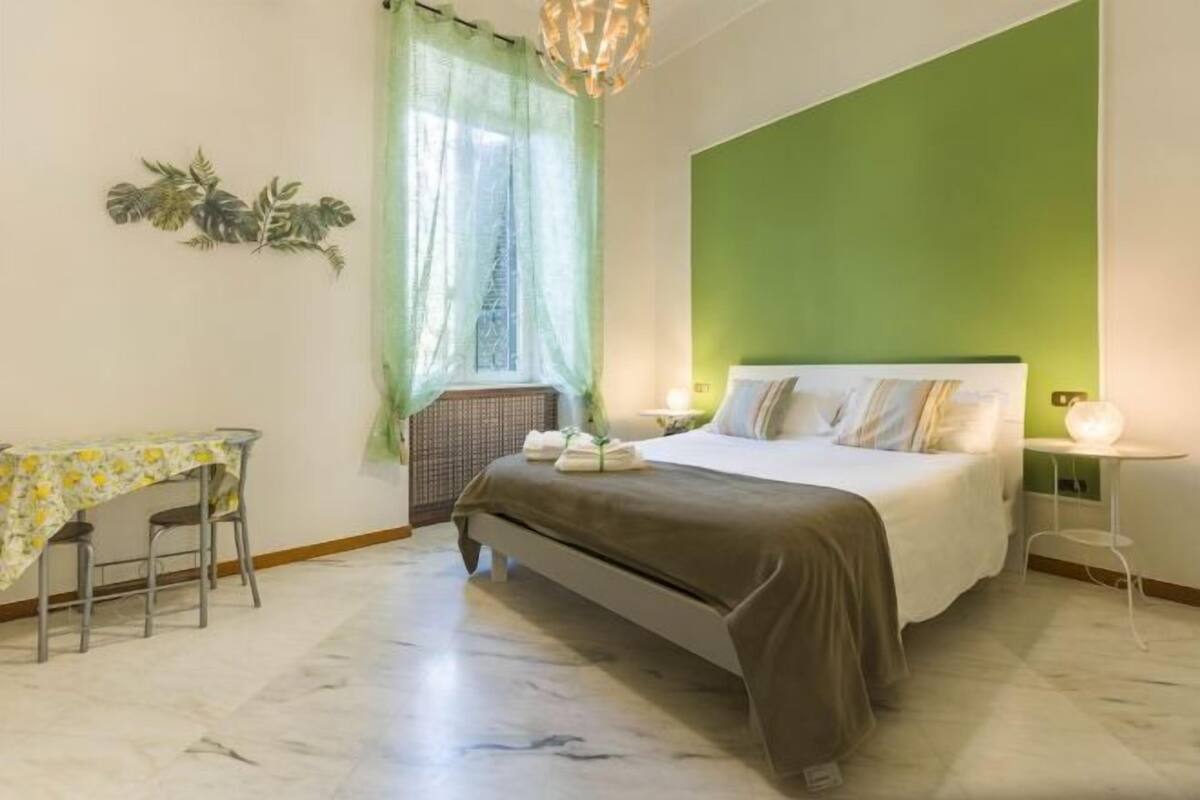 Frette Italian sheets, premium bedding, down duvets, memory-foam beds