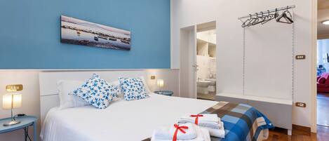 Superior Double Room, Non Smoking, Ensuite | Frette Italian sheets, premium bedding, down comforters