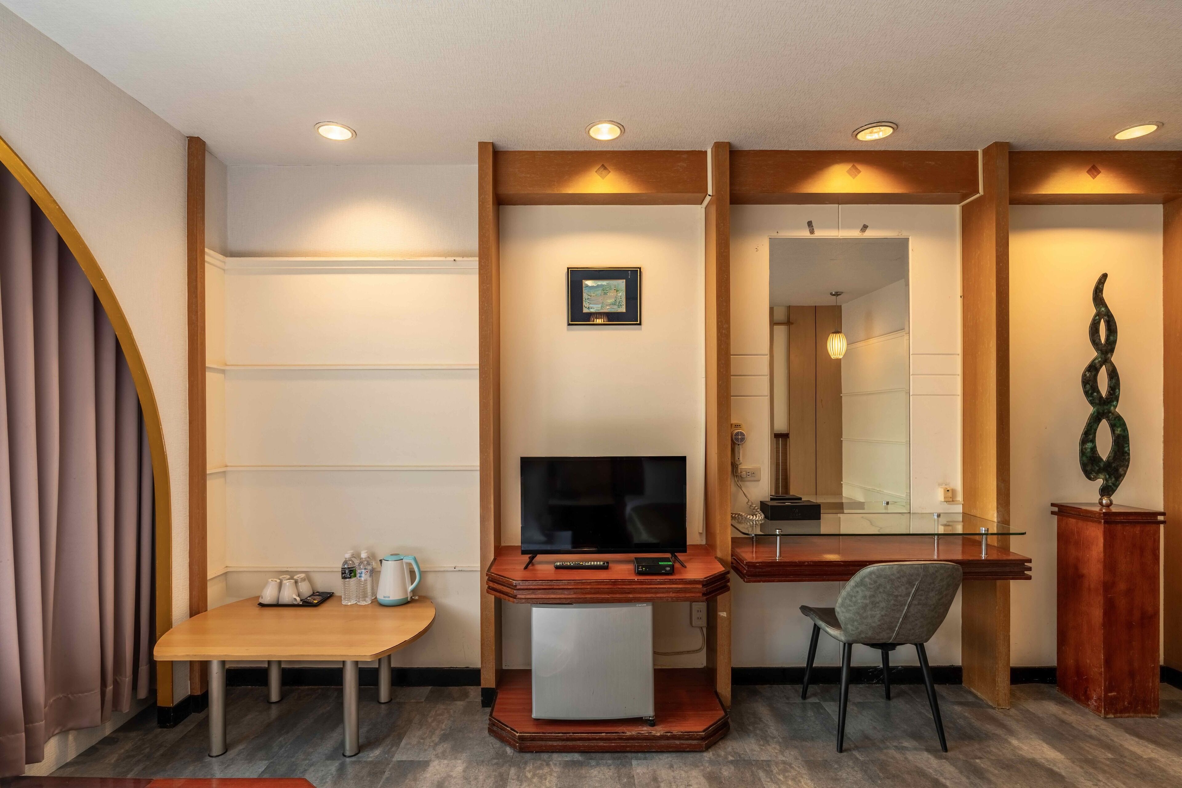 Gallery Quadruple Room, Non Smoking | Blackout curtains, soundproofing, free WiFi, bed sheets