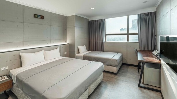 Cortinas blackout, sistema de insonorización y wifi gratis 