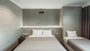 Standard Triple Room, Non Smoking | Blackout drapes, soundproofing, free WiFi, bed sheets