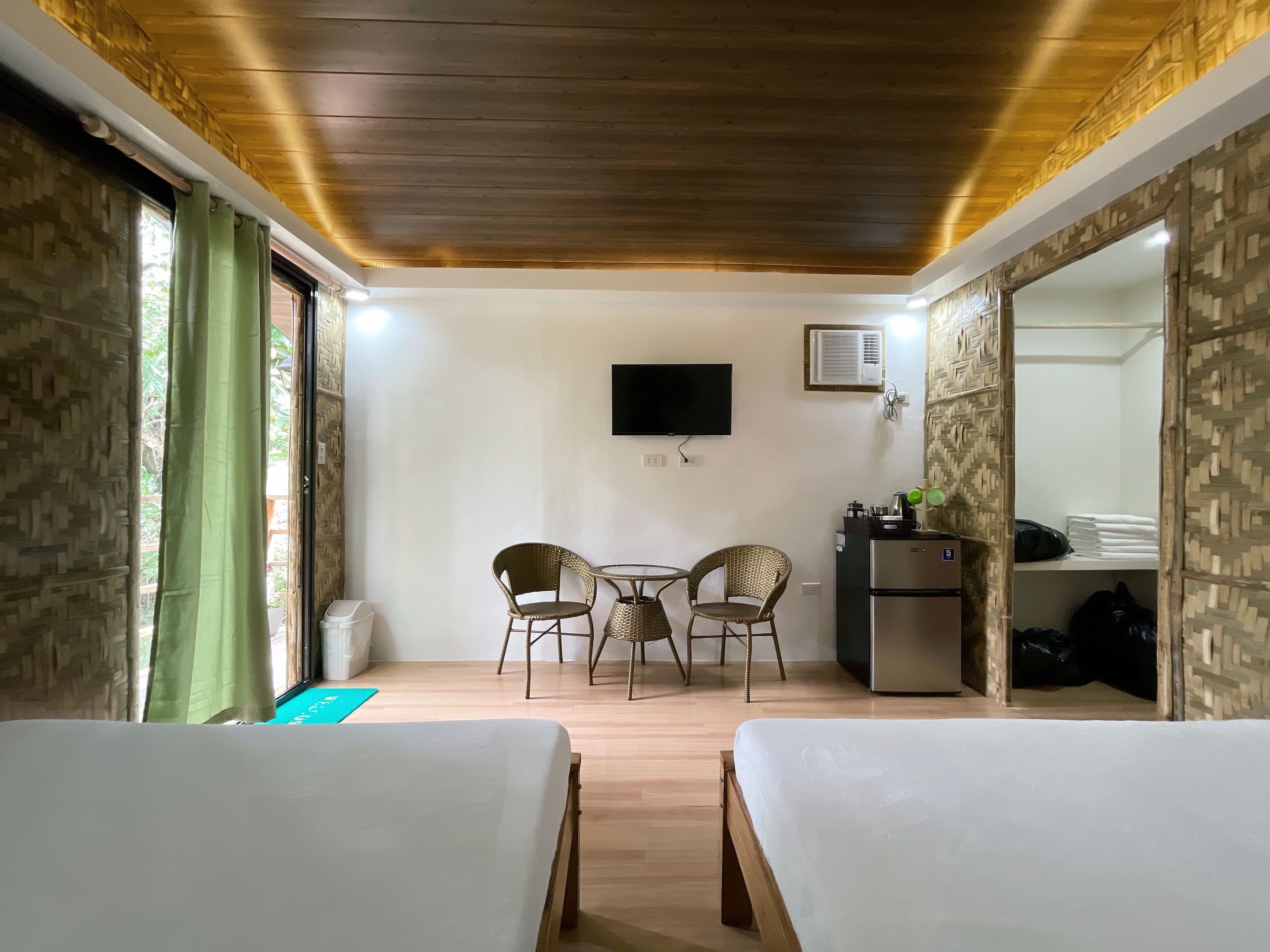 Superior Cottage | Individually decorated, individually furnished, blackout drapes