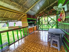 Premium Cabin | Dining room
