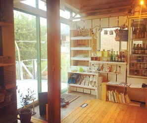 Interior entrance - NEMARU Stay&Discovery - Hostel (Nagaoka)