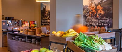 Free daily buffet breakfast