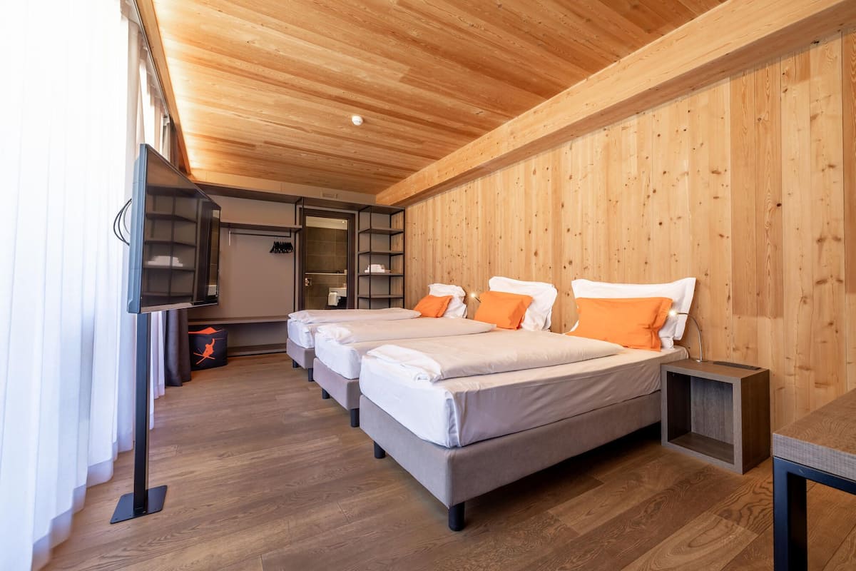 Standard Triple Room | Down comforters, minibar, in-room safe, soundproofing