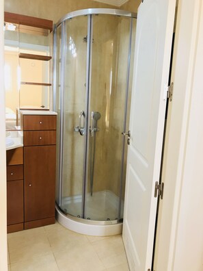 Bathroom shower - La Casa Canaria (Mogan)
