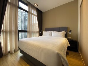 Premium bedding, soundproofing, free WiFi, bed sheets - Momentus Serviced Residences Novena (Singapore)