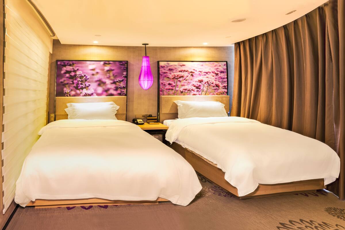 Kamar Twin Deluks | Minibar, meja kerja, tirai kedap cahaya, dan Wi-Fi gratis