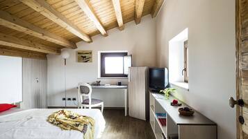 Villa, 4 Bedrooms | 4 bedrooms, iron/ironing board, travel crib, free WiFi