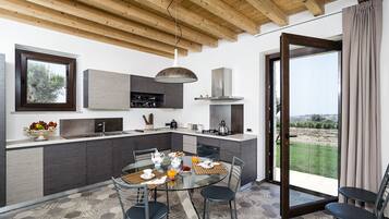 Villa, 4 Schlafzimmer | Eigene Küche | Großer Kühlschrank, Mikrowelle, Ofen, Herdplatte