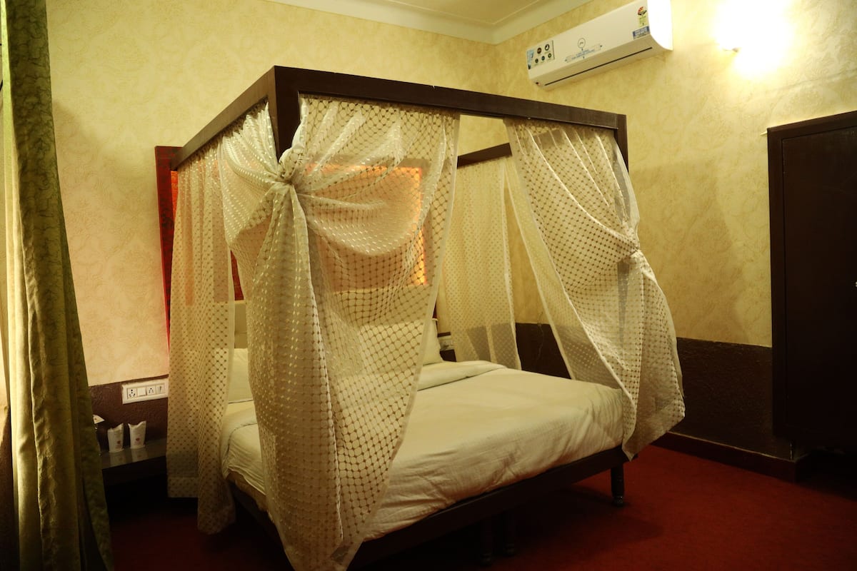 Superior-Zimmer, 1 Doppelbett | Schreibtisch, schallisolierte Zimmer, kostenloses WLAN, Bettwäsche