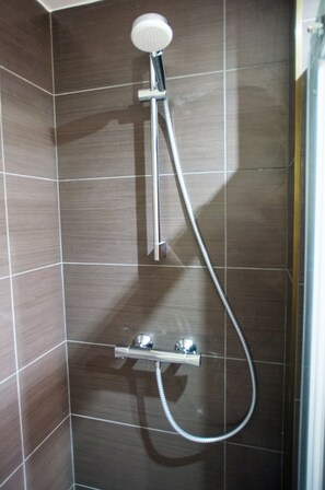 Apartment (2) | Bathroom shower - Apartments Hradný Mur (Bojnice)