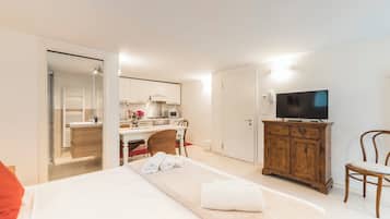 Estudio, vista al jardín, planta baja | Ropa de cama de alta calidad, edredón y minibar