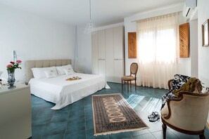 Villa | 5 bedrooms, iron/ironing board, free WiFi, bed sheets