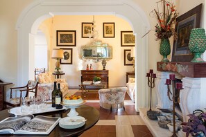 Villa, 5 chambres | Salle de séjour