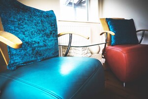 Double Room | Individually decorated, individually furnished, blackout drapes