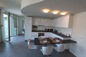 Luxury-Apartment, 1 Schlafzimmer | Eigene Küche | Kühlschrank, Mikrowelle, Ofen, Herdplatte