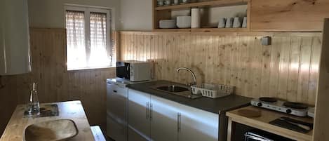 House, 3 Bedrooms (Travessa do Castelinho) | Living area | Flat-screen TV