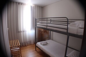 House, 3 Bedrooms, Non Smoking (Travessa da Cisterna) | 3 bedrooms, blackout drapes, free WiFi, bed sheets