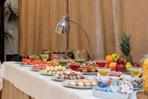 Daily buffet breakfast for a fee - Hotel Artur (Kraków)