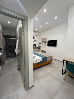 スーペリア ルーム 禁煙 エンスイート | 高級寝具、羽毛の掛け布団、ミニバー (無料)、セーフティボックス (室内)