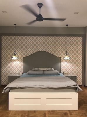 4 habitaciones, tabla de planchar con plancha y camas extra